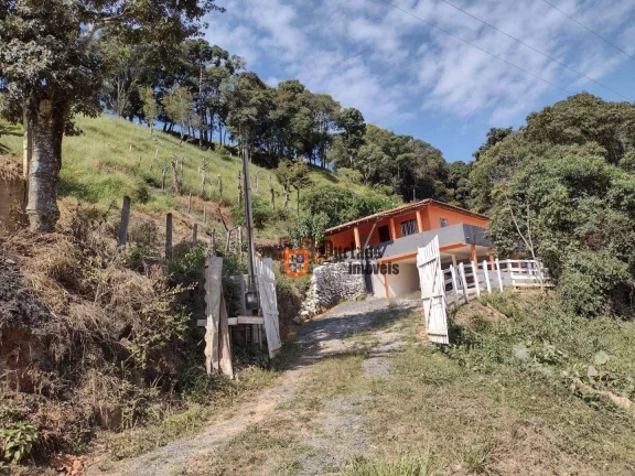 Imagem Chácara com 3 dormitórios à venda, 27000 m² por R$ 450.000,00 - Paiol Queimado - Camanducaia/MG