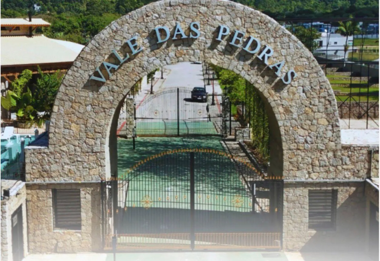 Terreno à venda com 464m2 por R$ 780.000,00