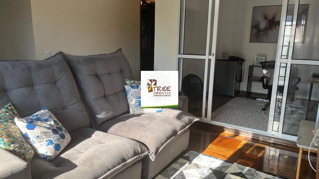 Imagem LOCAÇÃO DE SOBRADO NO ARUJAMÉRICA, EM ARUJÁ/SP, 450m² com 4 quartos, suíte com A/C, varanda, 4 salas, quintal, lavandeira e 4 vagas. CONSULTE-NOS.