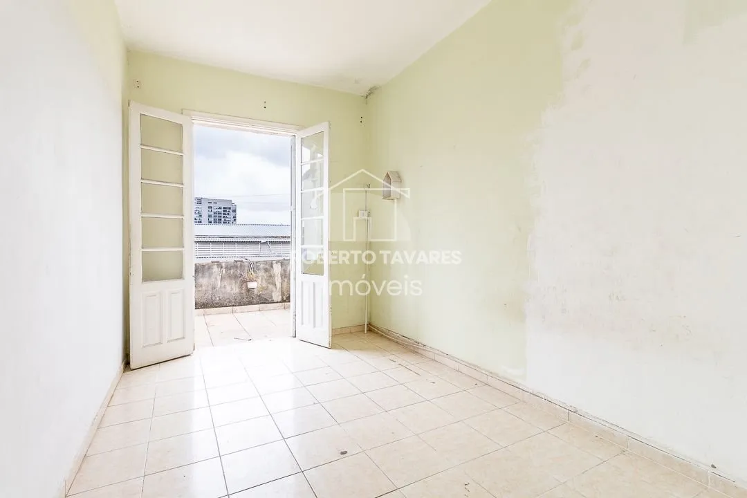 Imagem Prédio Bom Retiro - Com 2 andares, 4 aptos. de 90m² cada, 700 m² de área útil total, Loja no térreo com 300m².