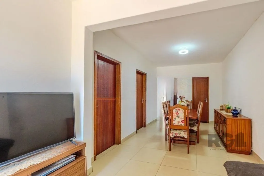 Imagem Casa de 3 dormitórios no bairro Rubem Berta