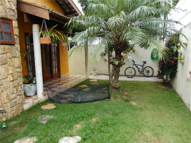 Imagem Imperdível oportunidade: Casa à venda em Valinhos-SP, Jardim Europa, 3 quartos, 1 suíte, 2 salas, 4 banheiros, 2 vagas, 330m².
