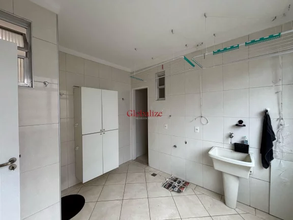Imagem Apartamento para venda ou locação, 144m², 3 quartos, dependência, vaga demarcada por R$7.500,00 o pacote