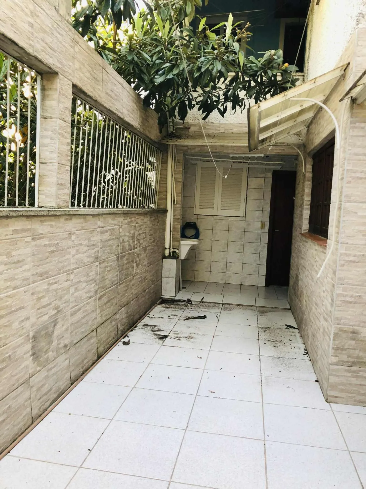 Imagem Apartamento Amplo e Pronto para Morar no Bairro Floresta - Porto Alegre