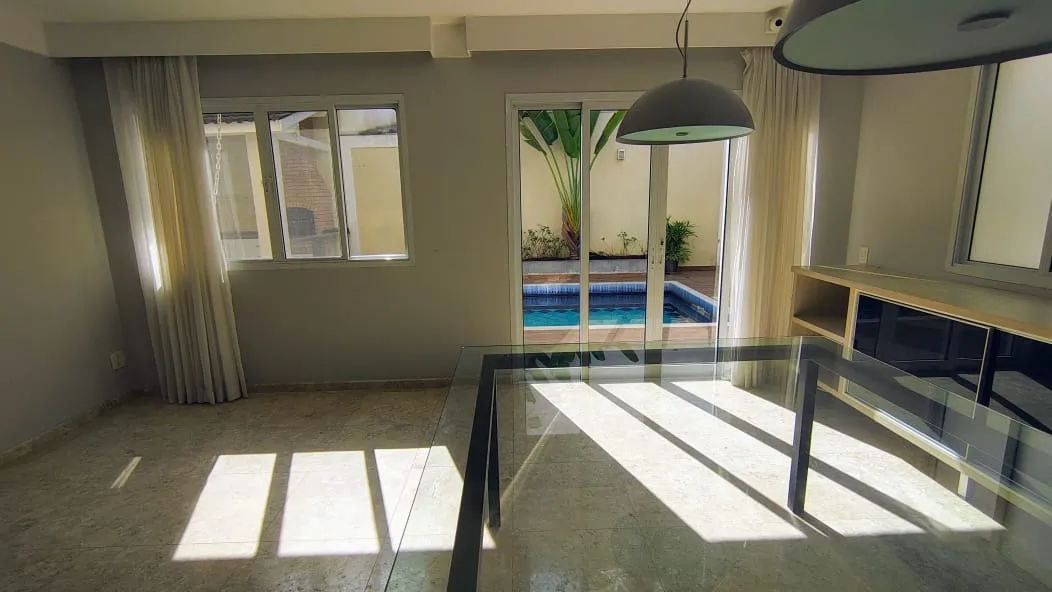 Imagem Casa Térrea com Acessibilidade e Conforto em Alphaville