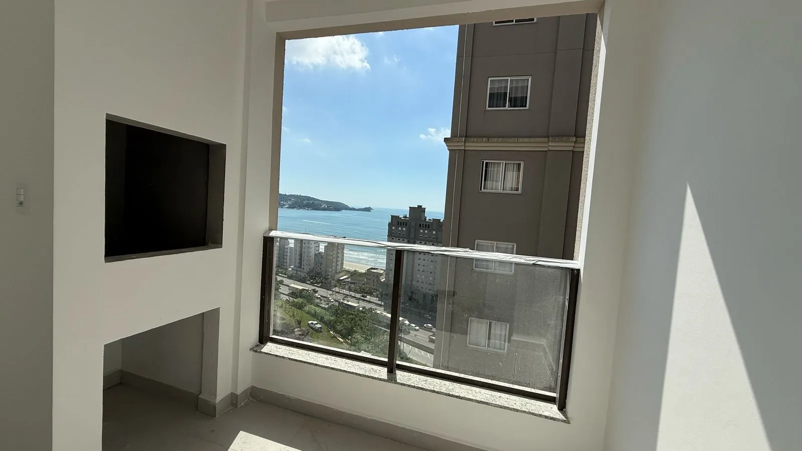 Imagem Apartamento com vista para o mar à venda com 67.83m2 por R$ 850.000,00
