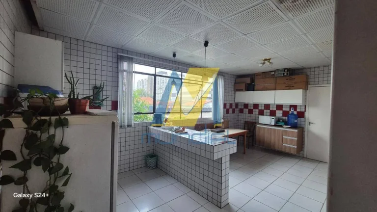 Imagem Galpão comercial/industrial com excelente estrutura e frente imponente.