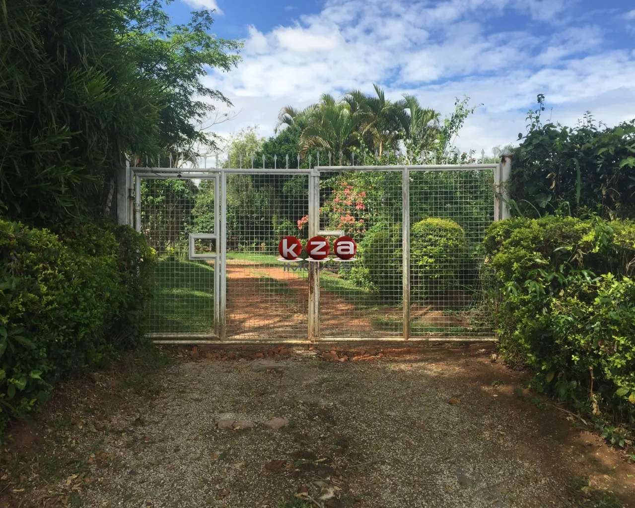 Imagem Sitio à venda em Valinhos-SP: 3 quartos, 1 sala, 2 banheiros, 46.000m² de área no bairro Macuco!
