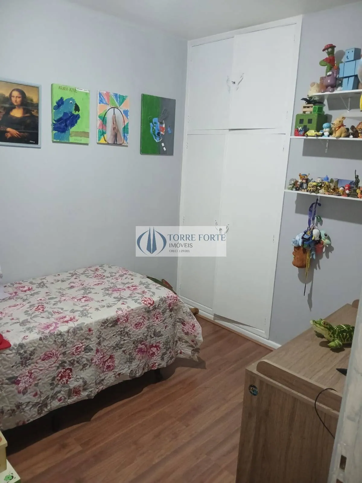Imagem Ótimo sobrado com 140 m² 3 dormitórios 4 vagas de garagem no Jd. São Paulo