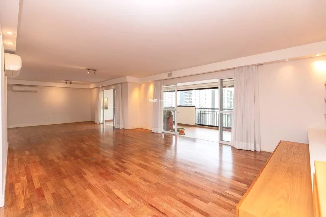 Foto do imóvel Apartamento de 290m2 a venda no Campo Belo.