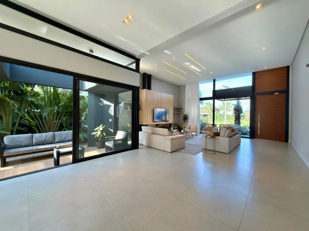 Imagem Casa em Condominio 6 Dormitórios - Bairro --