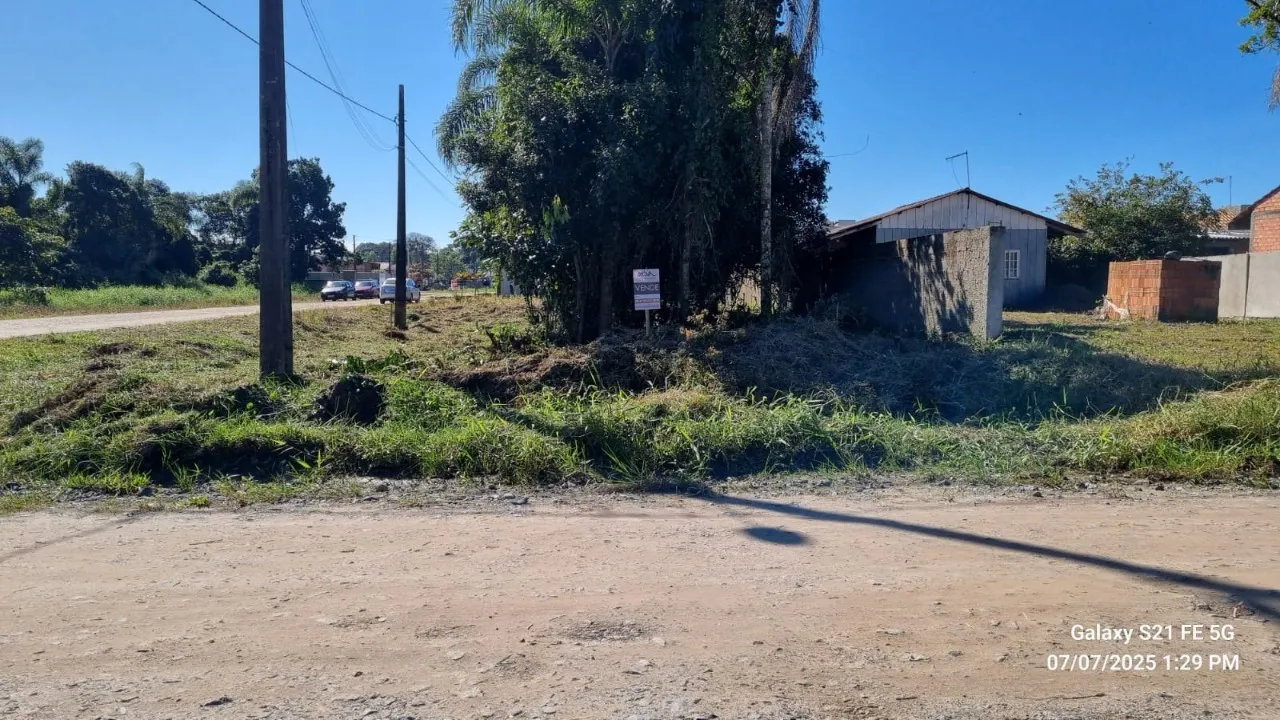 Imagem Terreno de Esquina em Itapoá - Localização Estratégica 
Terreno de esquina, com 12x30m, oferece ...
