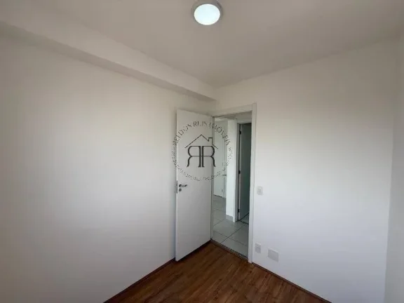 Imagem Apartamento de 32 m², sendo 2 quartos, sala, cozinha, banheiro e lavanderia.
O edifício possui ele...