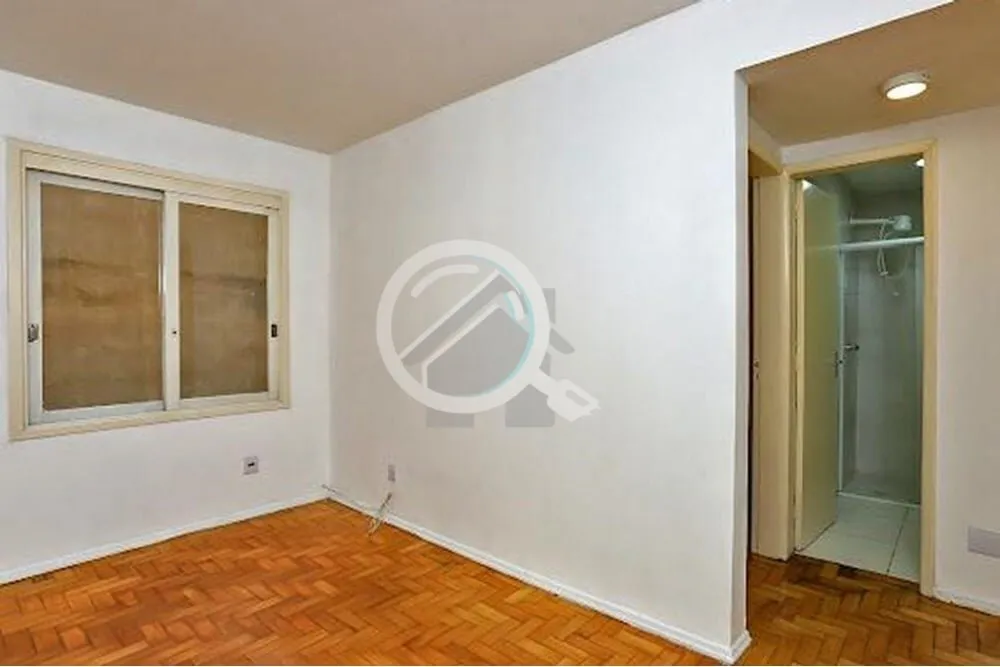 Imagem Apartamento de 42m² de área privativa, reformado, fundos, silencioso, possui 1 dormitório, amplo ...