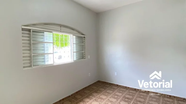 Imagem Casa para locação comercial com 3 quartos no Sandra Regina - Barreiras-BA