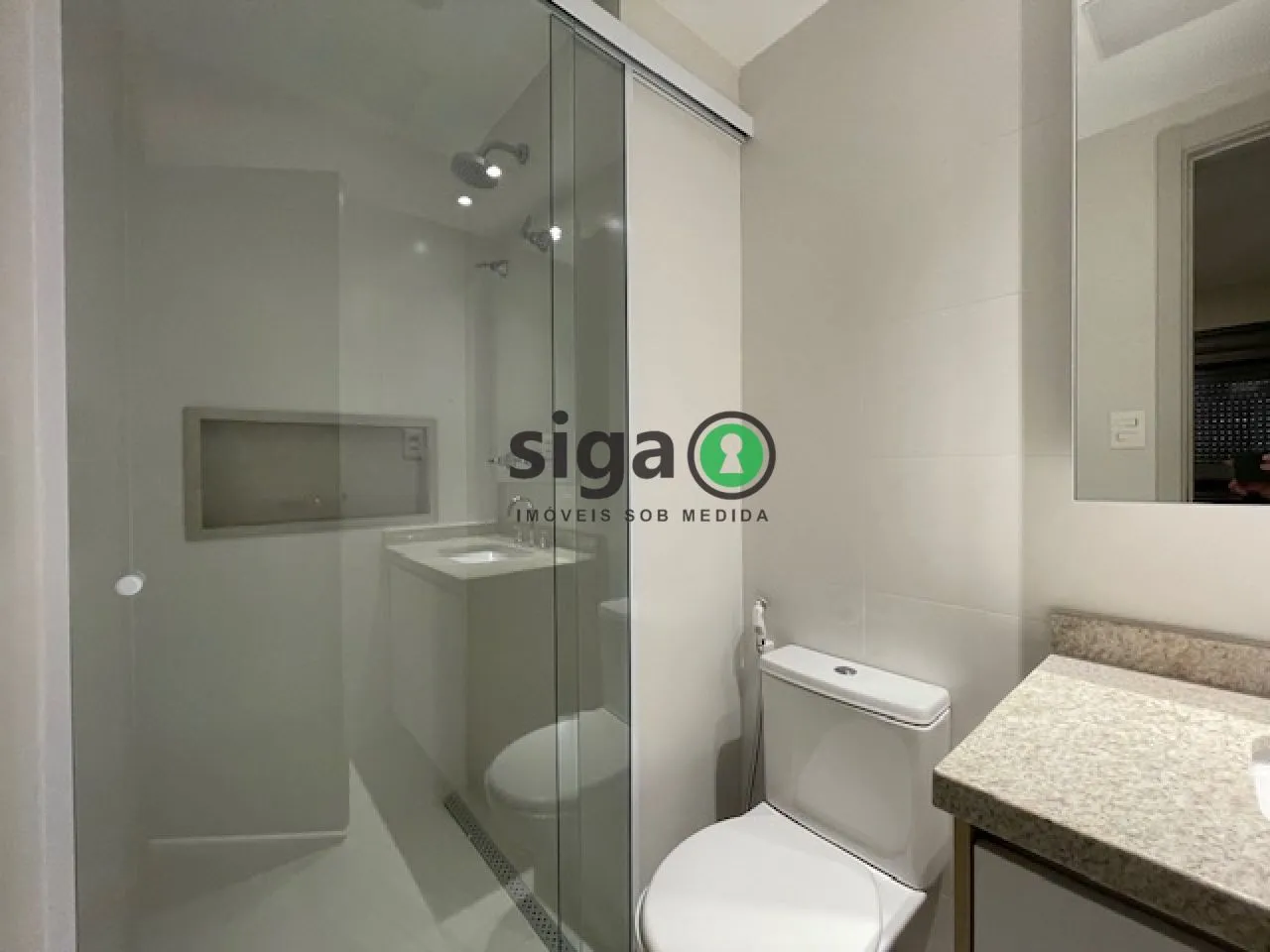 Imagem Apartamento mobiliado para VENDA com 2 dorms, sendo 1 suite, 1 vg com vista eterna para o Jd Europa