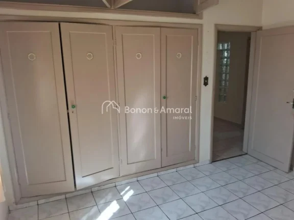 Imagem Casa térrea - Jardim Nossa Senhora Auxiliadora (Taquaral) - Campinas, SP
Localizada em uma esquina ...