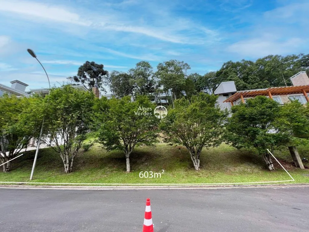 Imagem Vende-se lote no Allphaville prox. a Rua Coberta de Gramado