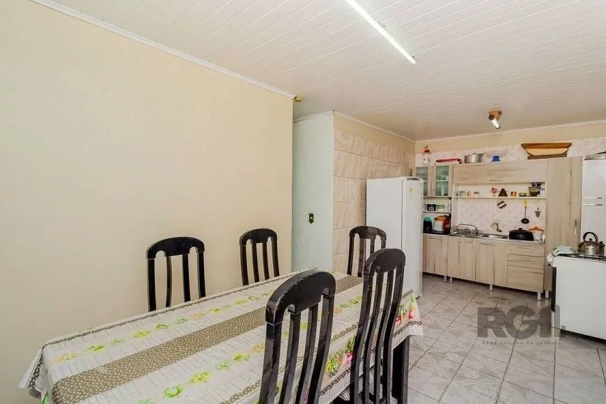 Imagem Excelente casa de 70m² com 3 dormitórios no bairro Sarandi.