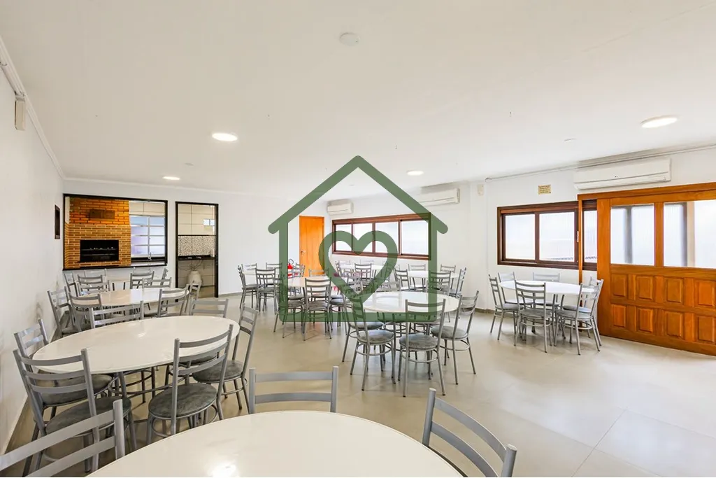 Imagem Descubra o seu novo lar no coração de Porto Alegre. Este aconchegante apartamento está localizado...