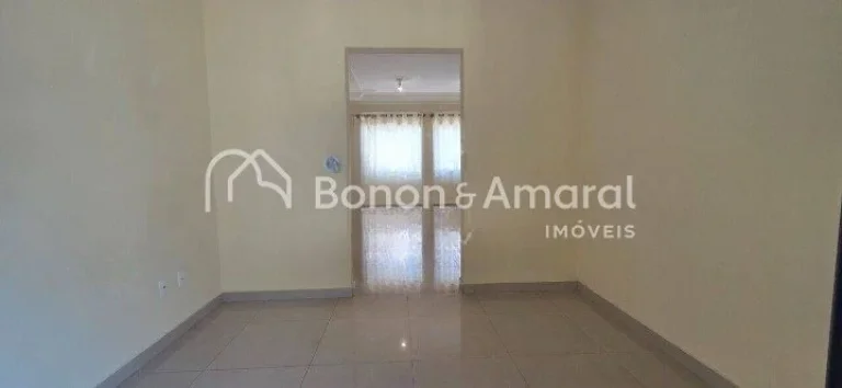 Imagem Localizada em um tranquilo bolsão residencial, com terreno plano e posição estratégica, este sob...