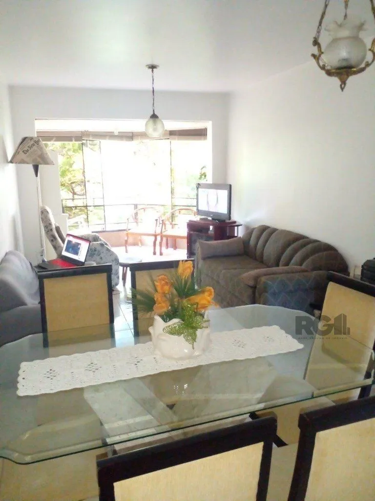 Imagem Apartamento de 2 dormitórios, 2 banheiros e 1 vaga de garagem no Bairro Petrópolis