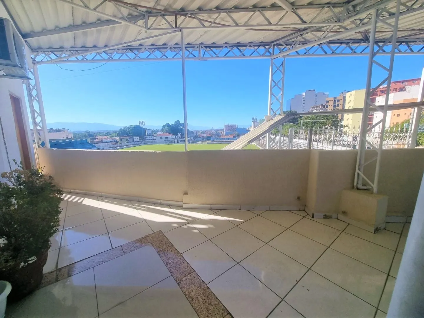 Imagem Excelentes Oportunidades Comerciais a Apenas 200m da Basílica!