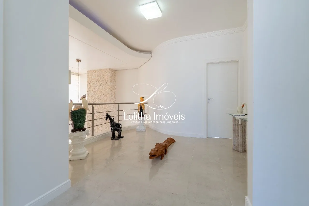 Imagem CASA DE ALTO PADRÃO COM 4 SUÍTES À VENDA EM JURERÊ - FLORIANÓPOLIS/SC