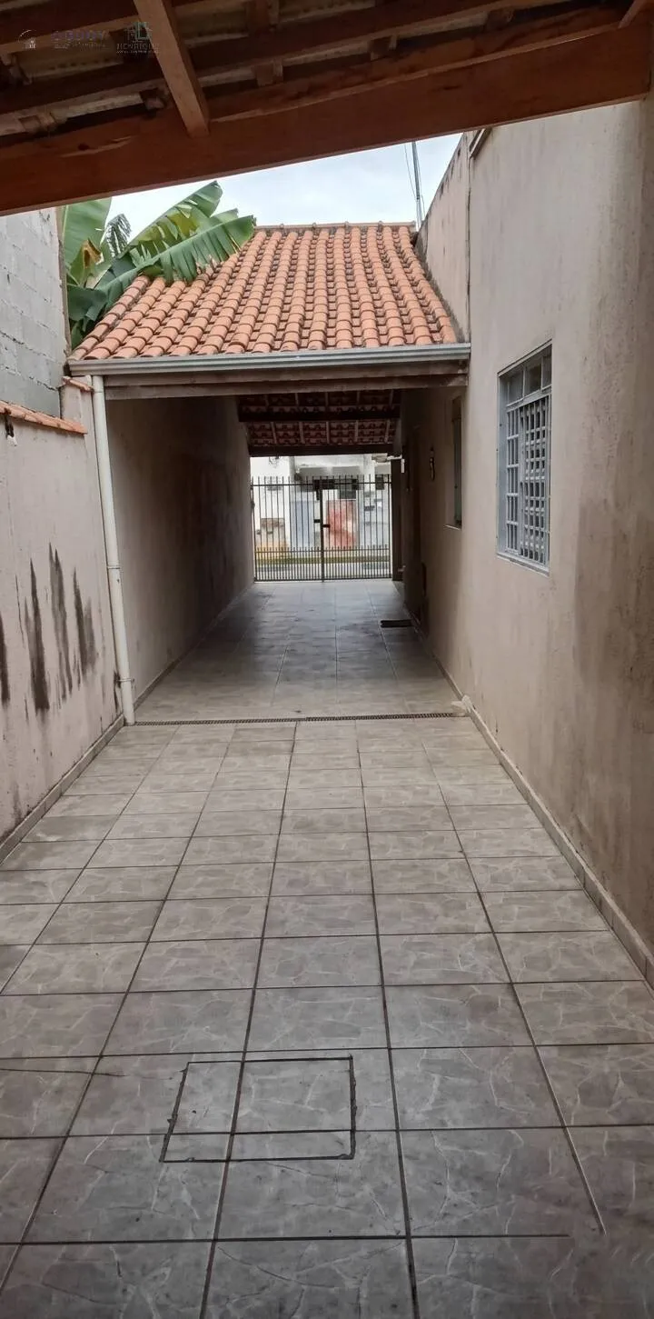 Imagem Excelente Casa com 233m² área construída e Edícula no Bairro Cidade Nova