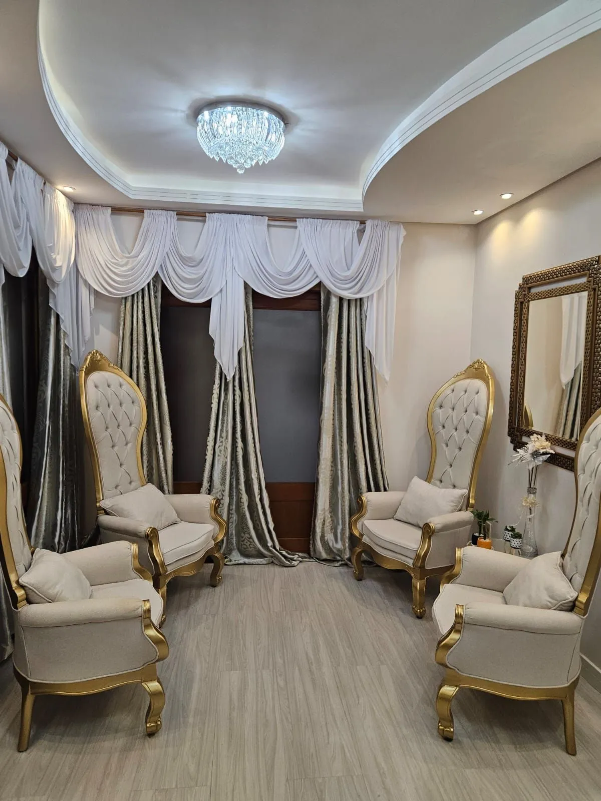 Imagem Apartamento com 02 quartos e 01 vaga no Centro Histórico de Porto Alegre