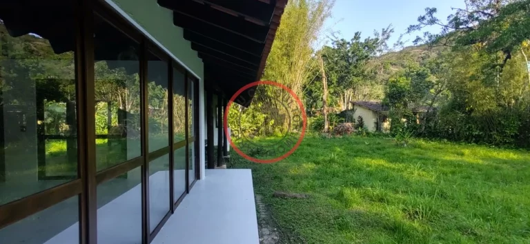 Imagem CASA AMPLA AREJADA E BEM ILUMINADA ,INSERIDA NA MATA ATLANTICA COM 2 PAVIMENTOS TERRENO DE 2000MT A 10 MINUTOS DE CAMBURY/BALEIA