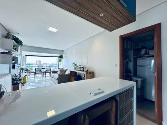 Imagem Apartamento com três quartos varanda a venda em Villa Laura