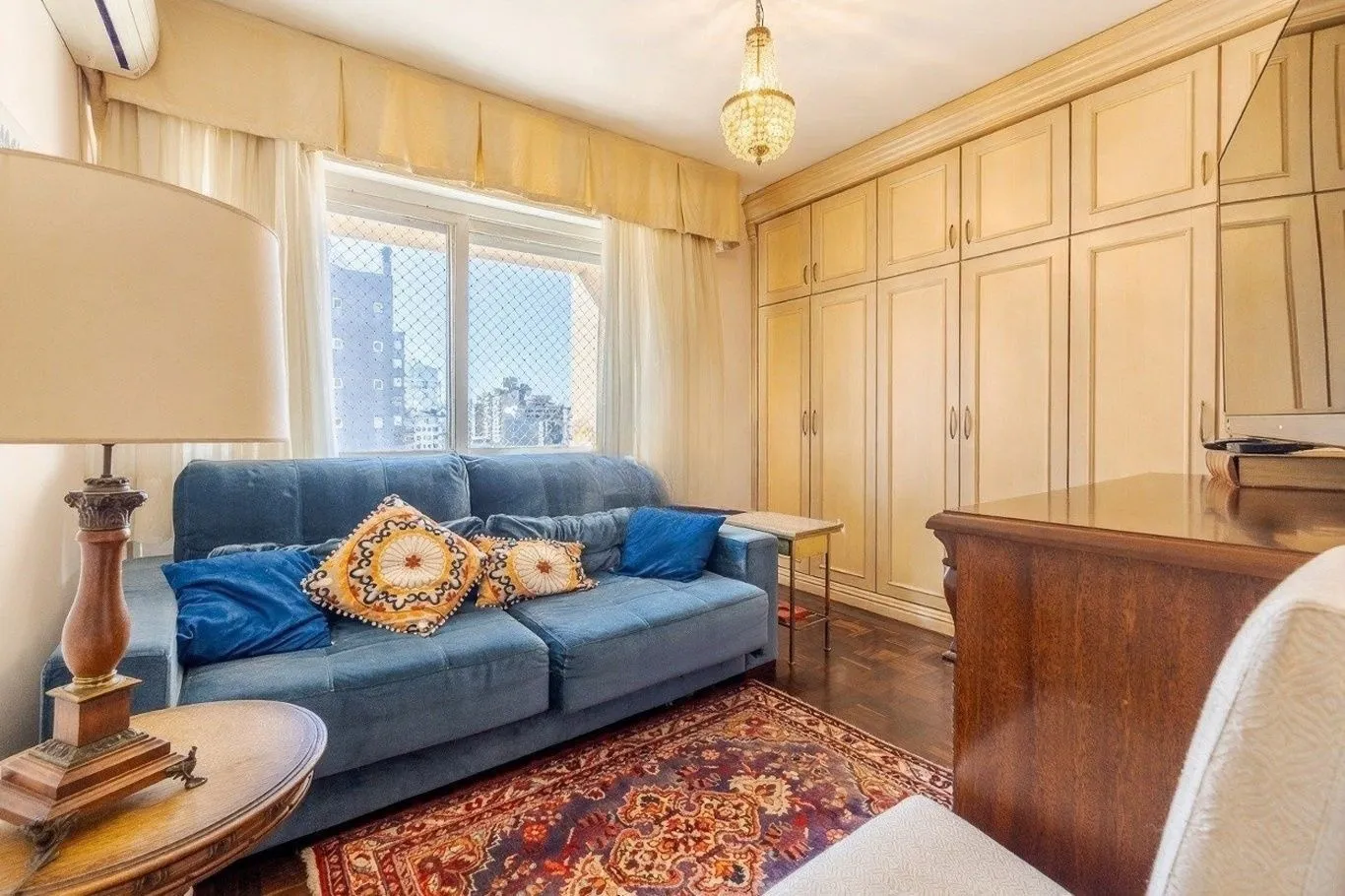 Imagem Vende-se apartamento com 3 quartos (1 suíte), 122 m² e 1 vaga - Petrópolis