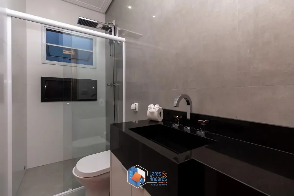 Foto do imóvel Casa para venda em Parque São Domingos com 3 quartos, sendo 3 suítes, 183m² em Rua Antônio Carlos Pereira