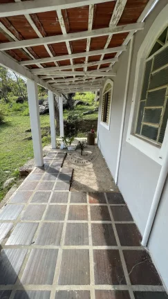 Imagem Chácara de 2.183 m2 com 2 Quartos, Sala, Cozinha e Banheiro – Oportunidade Imperdível!