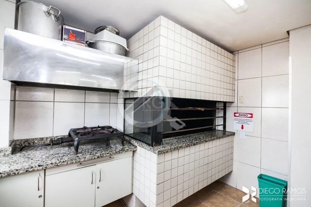 Imagem Apartamento anda altor em Porto Alegre no Bairro Praia de Belas de 3 dormitórios, 1 suíte com vent...
