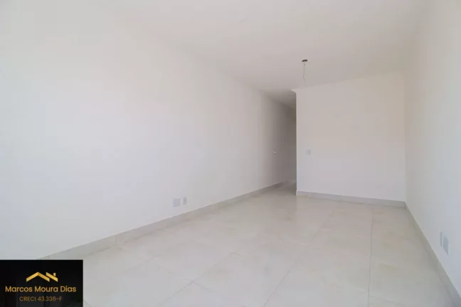 Imagem Sobrado à venda no Rio Pequeno, Novo com 2 Suítes e 2 Vagas de Garagem