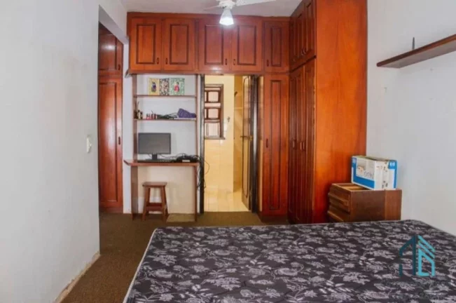 Imagem Sobrado 04 suítes, 04 vagas, em ótima localização no Bom Retiro Curitiba PR