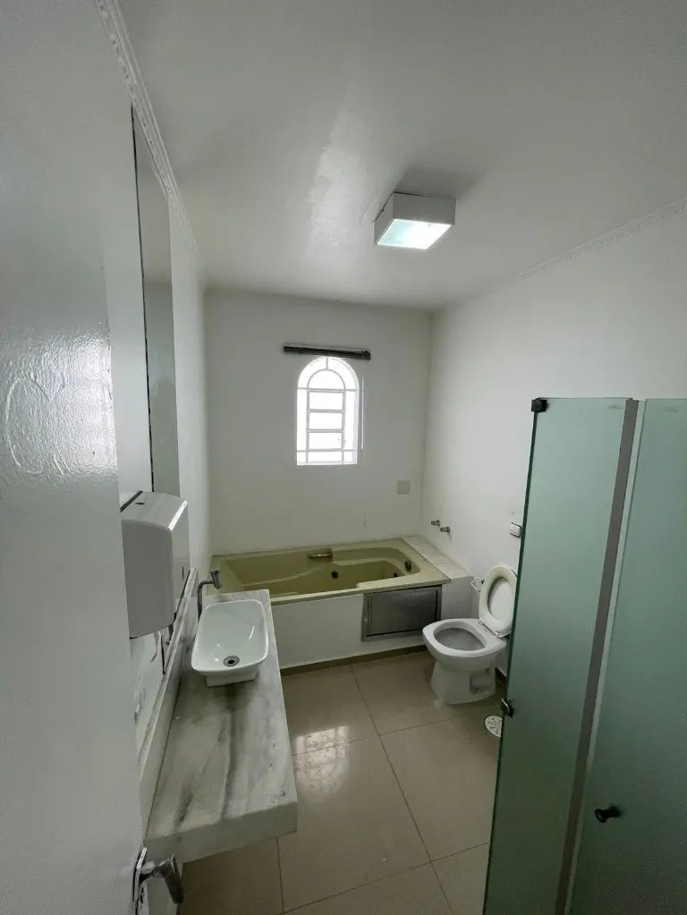 Imagem Imperdível: Casa de Luxo em São Caetano do Sul-SP, 3 quartos, 3 suítes, 4 banheiros, 5 vagas, 272m² - Bairro Osvaldo Cruz!