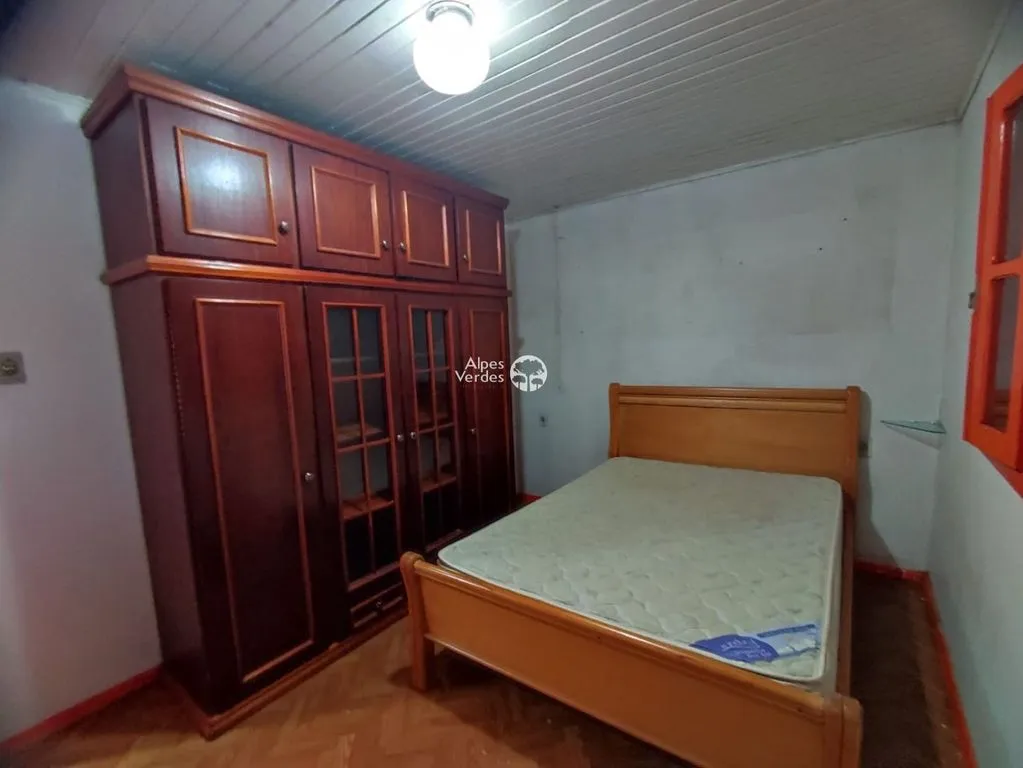 Imagem Vende-se casa no bairro prinstrop a 10 minutos da rua coberta de gramado