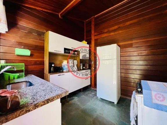Imagem Casa Térrea, com 2 Quartos, Piscina, Área Gourmet, 3 vagas ,Acesso ao Rio ,Mobiliada