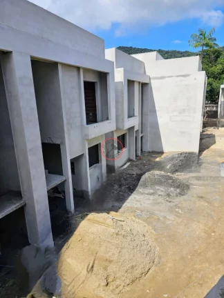 Imagem CASAS EM CONDOMINIO A 300METROS DA PRAIA COM ESCRITURA DEFINITIVA 4 SUITES EM CONSTRUÇAO ULTIMAS UNIDADES