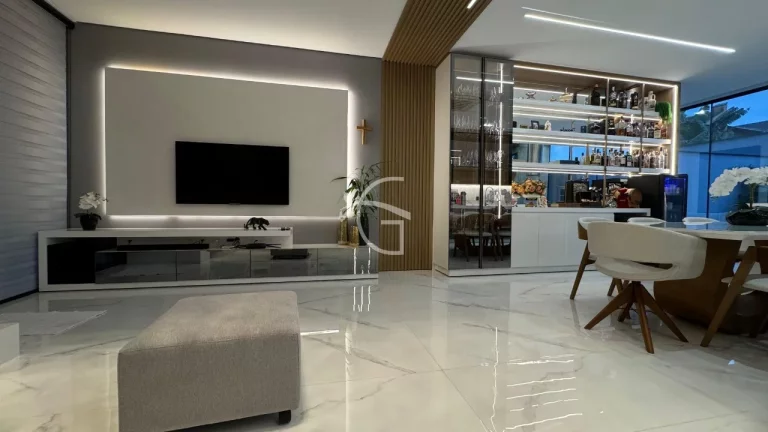 Imagem CASA RESIDENCIAL em JOINVILLE - SC, SANTO ANTÔNIO