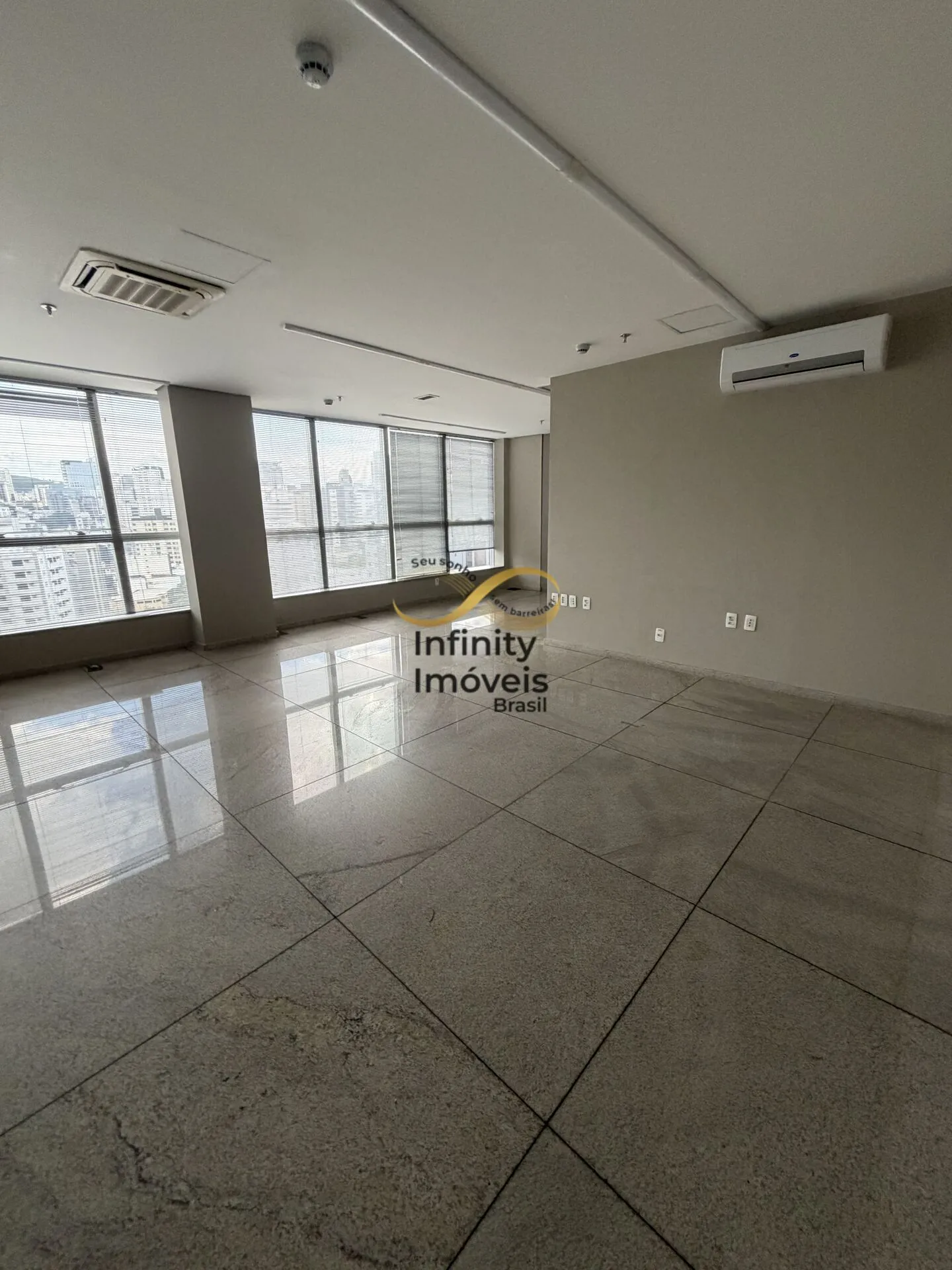 Imagem Sala comercial à venda no bairro Santa Efigênia - Belo Horizonte/MG