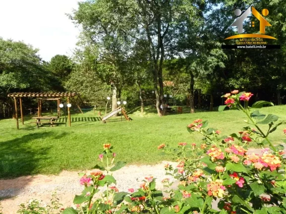 Imagem Terreno à venda no condomínio Golf Village na Granja Viana - Batelli Imóveis