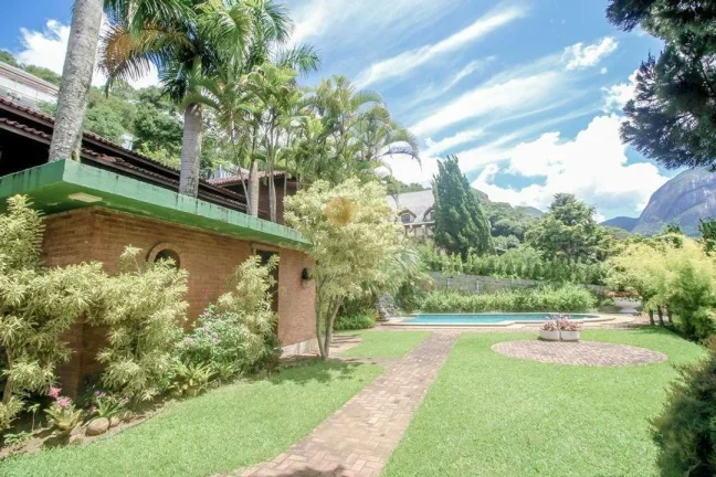 Imagem Casa em Condomínio para Venda em Teresópolis / RJ no bairro Quebra Frascos