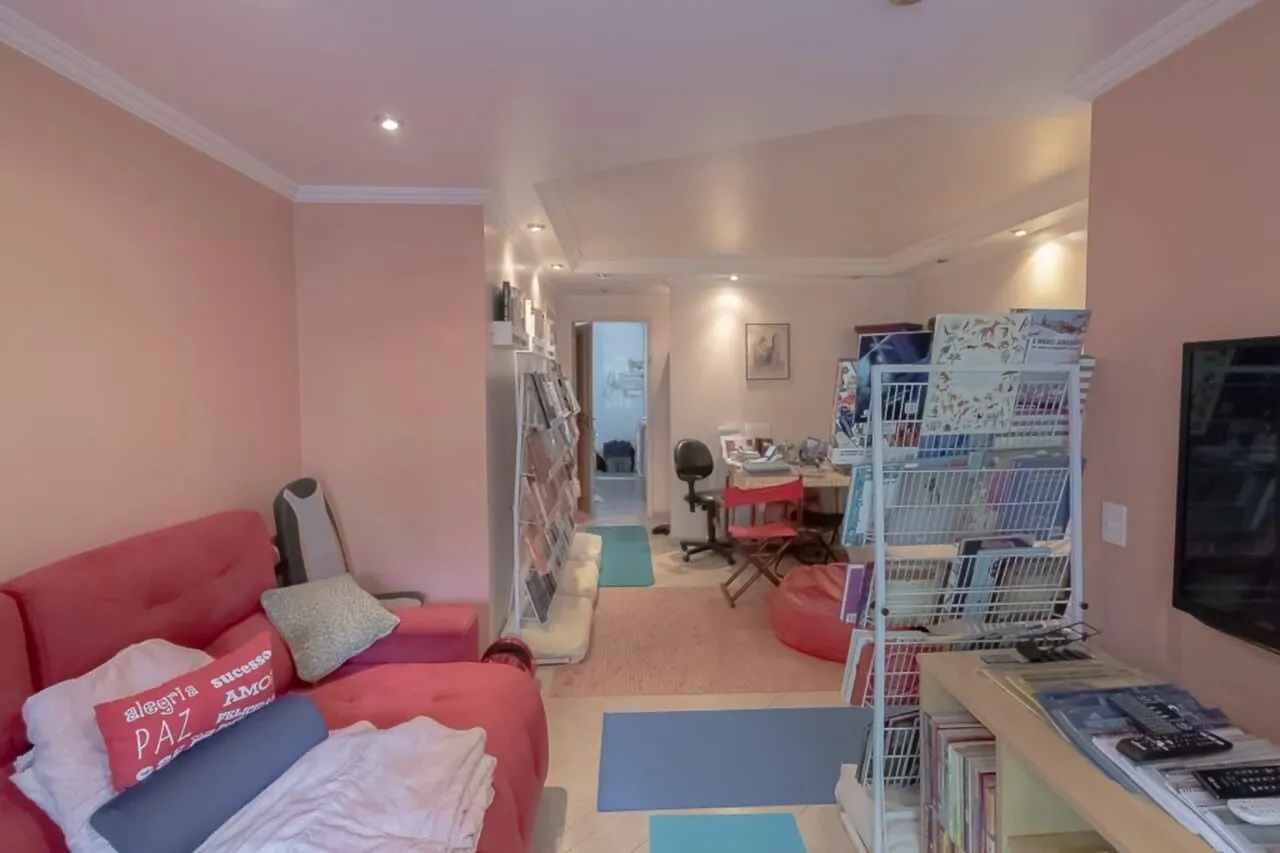 Imagem Apartamento com 4 dormitórios, 99 m² e 2 vagas em localização privilegiada.