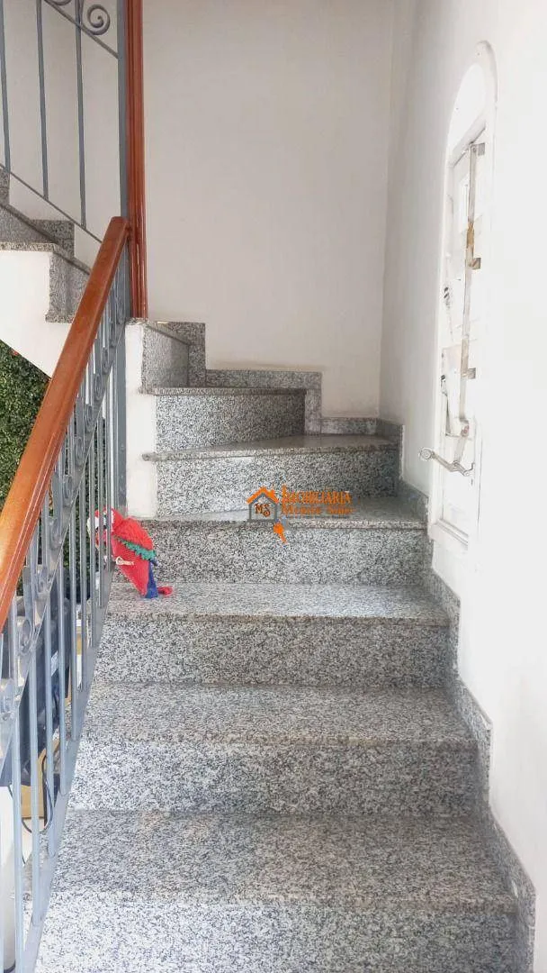 Imagem Sobrado com 5 dormitórios à venda, 146 m² por R$ 1.170.000,00 - Vila Galvão - Guarulhos/SP