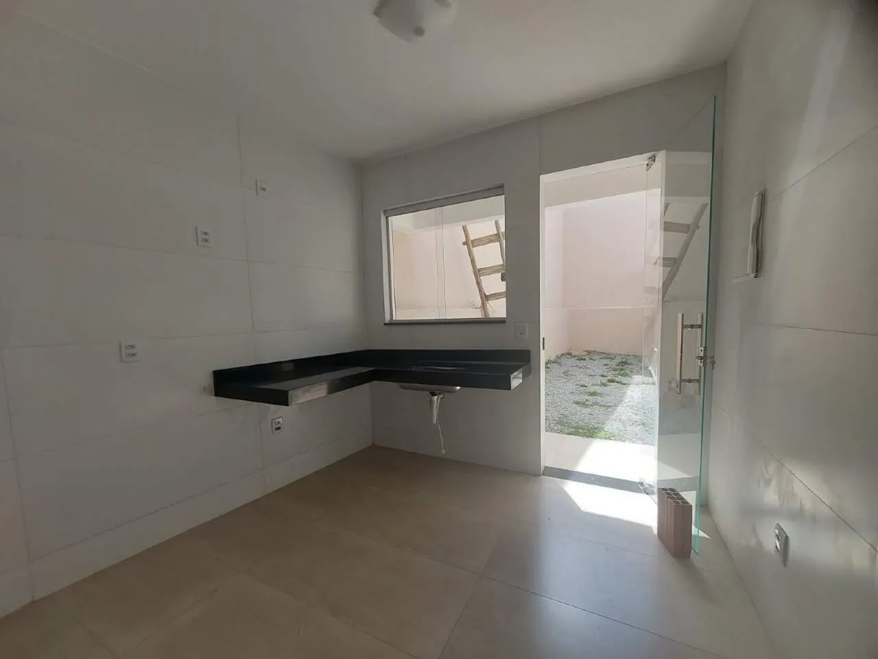 Imagem 2 QUARTOS+2 SUÍTES+VARANDA+ VAGA DE GARAGEM