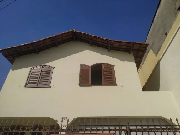 Casa com 3 Quartos estilo colonial.